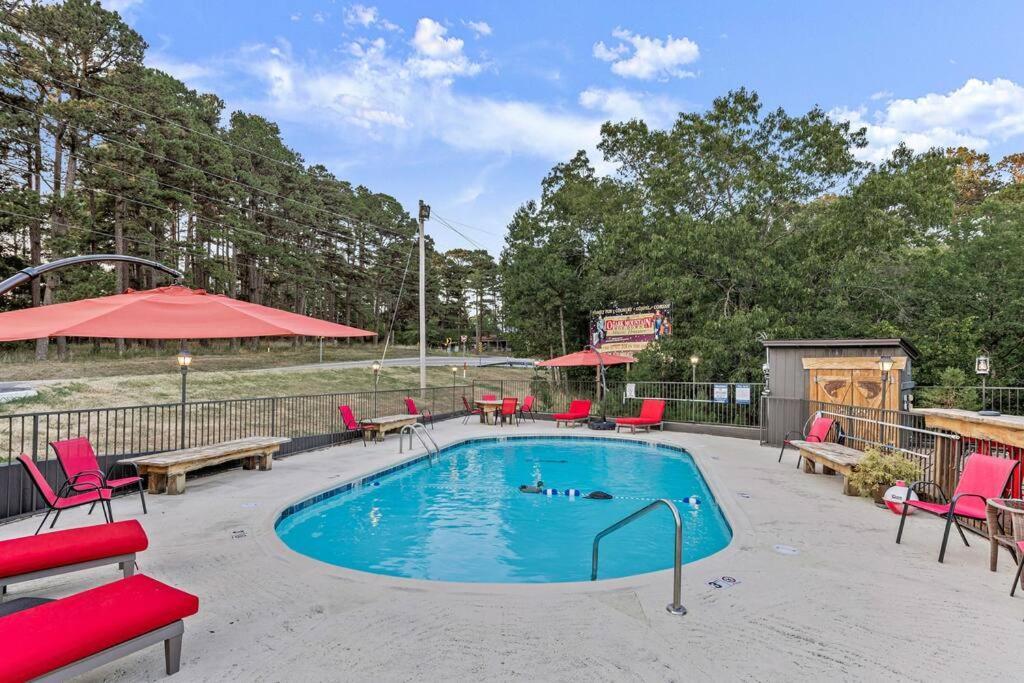 Stonegate Lodge Fire Pit 50In Tv Salt Water Pool Fast Wi-Fi Room #301 Eureka Springs Εξωτερικό φωτογραφία